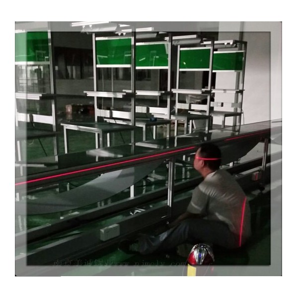 客戶(hù)現(xiàn)場(chǎng)安裝調(diào)試——鋁型材皮帶線(xiàn)工作臺(tái)